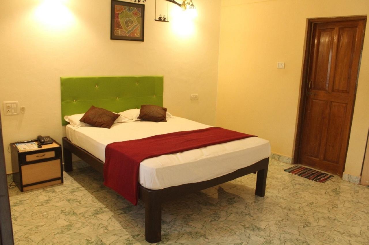 Dona Julia Beach Resort Calangute Extérieur photo