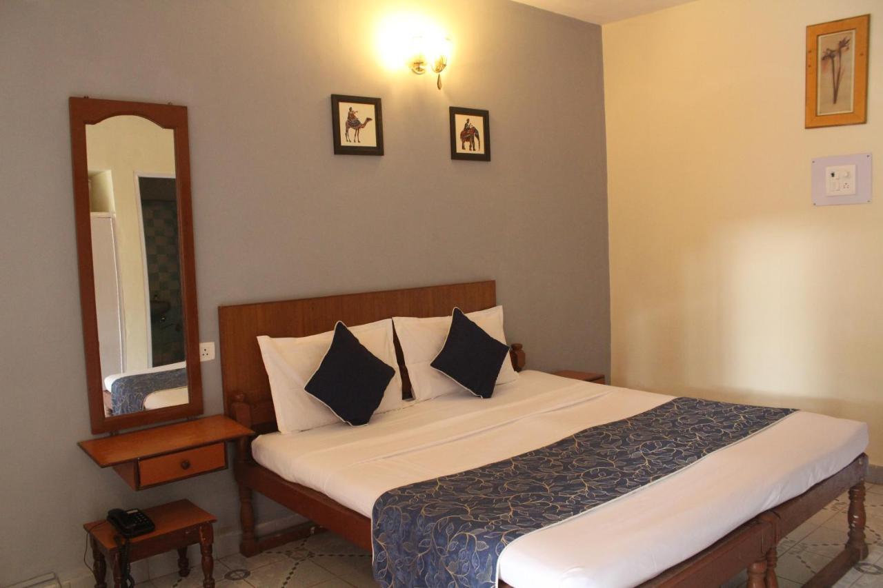 Dona Julia Beach Resort Calangute Extérieur photo