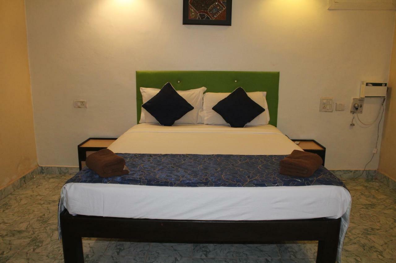Dona Julia Beach Resort Calangute Extérieur photo